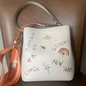 NWOT beautiful coach shoulder bag